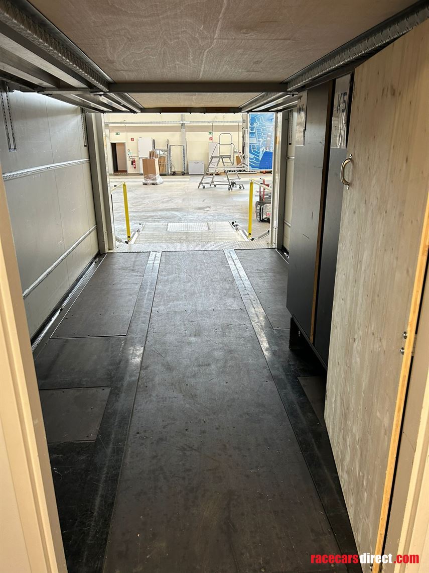 clean-pacton-race-trailer-with-new-stegmaier