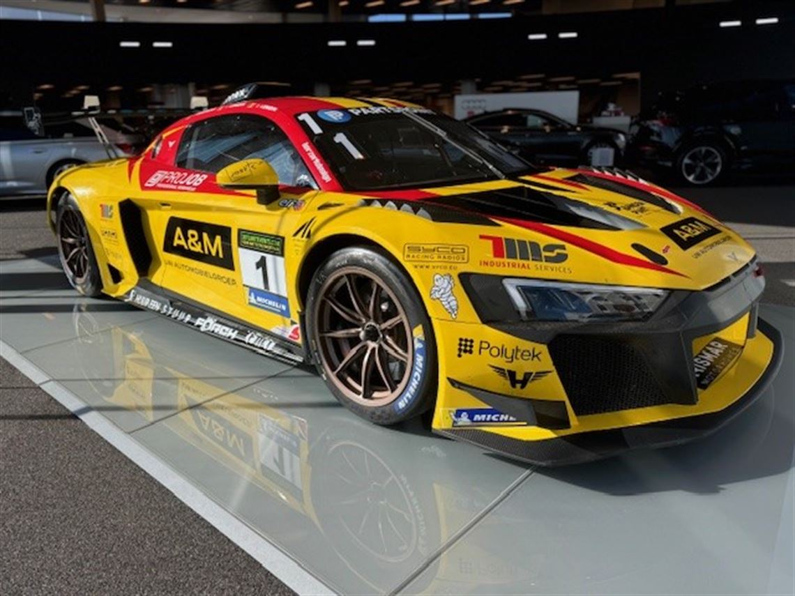 audi-r8---gt2