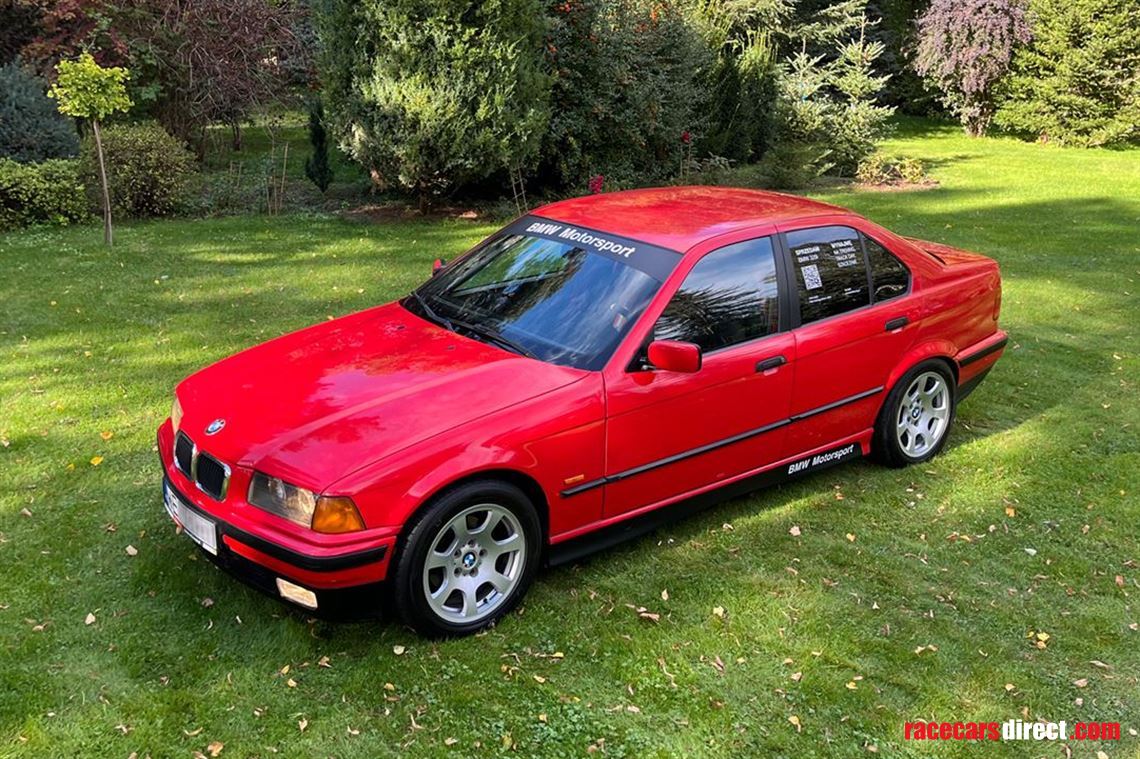 bmw-320i-e36-sedan