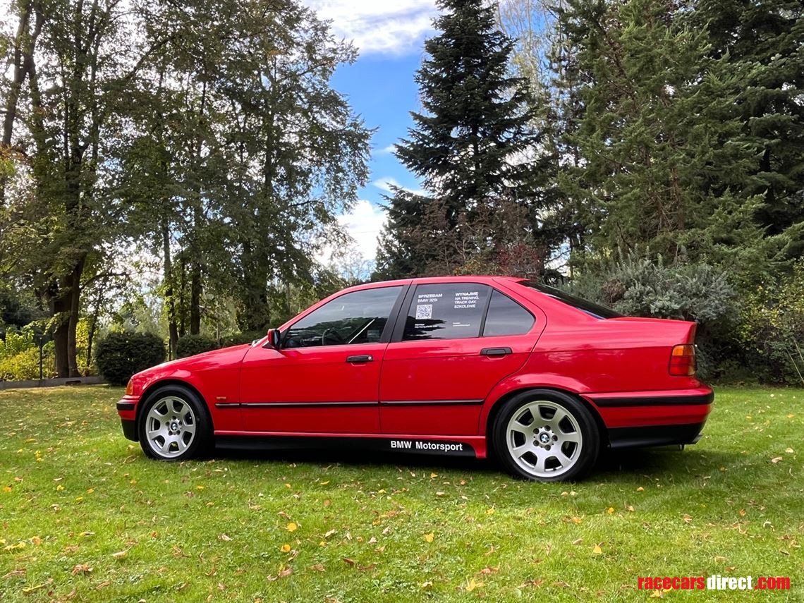 bmw-320i-e36-sedan