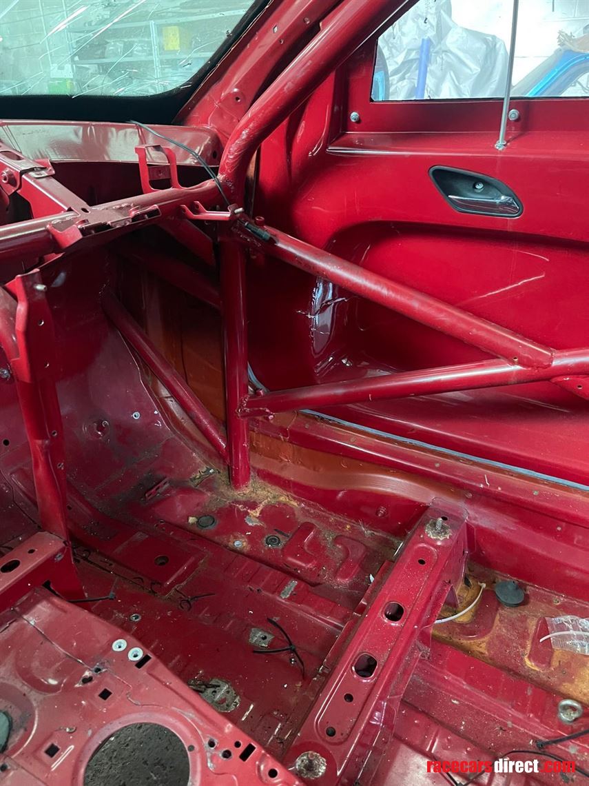 Racecarsdirect.com - 2x Genuine caged E46 M3 shells 2005 and 2003 with V5's