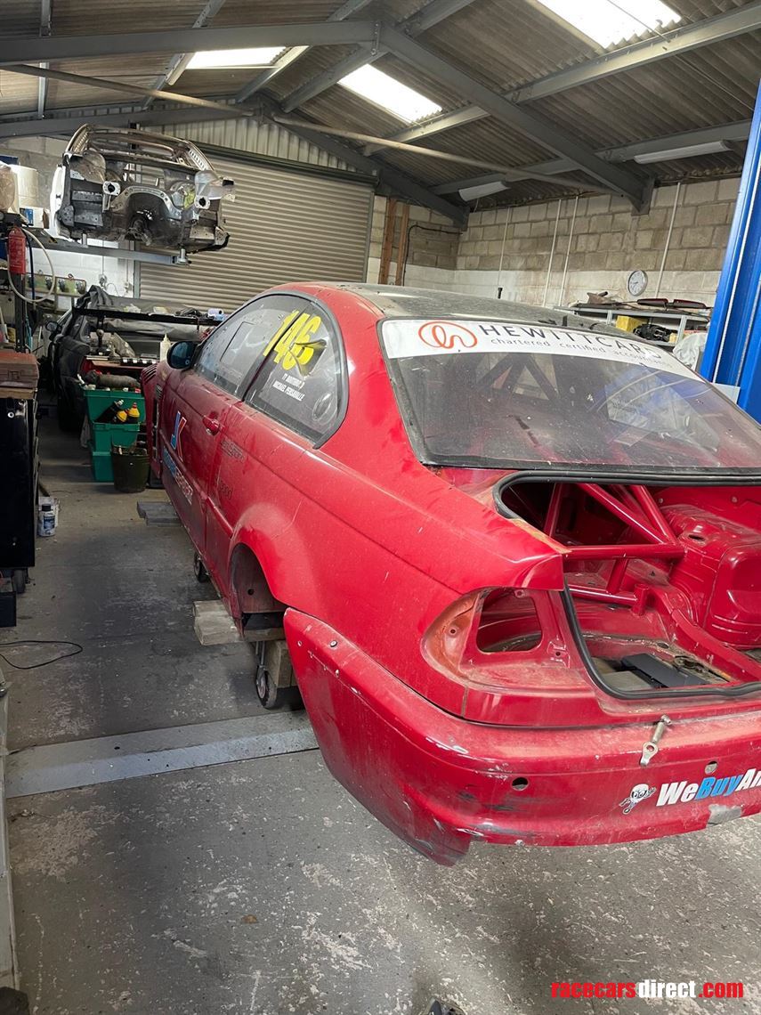 Racecarsdirect.com - 2x Genuine caged E46 M3 shells 2005 and 2003 with V5's