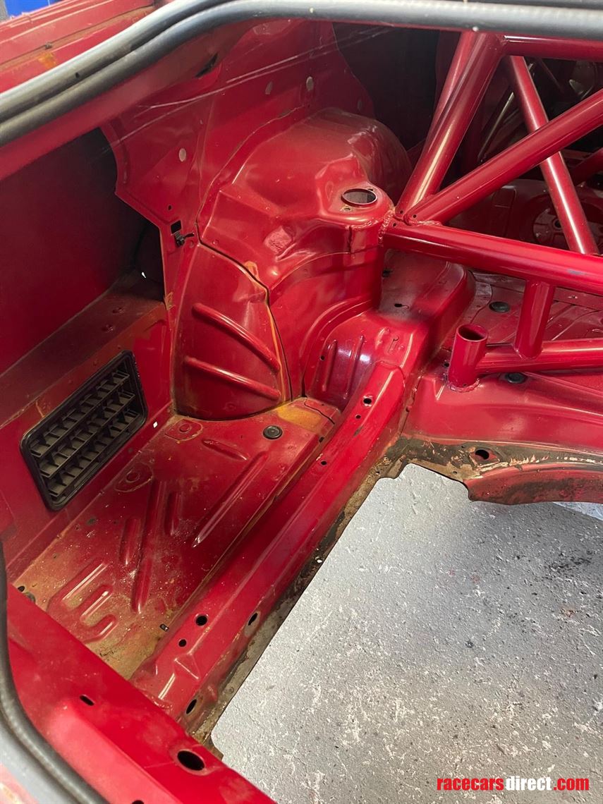 Racecarsdirect.com - 2x Genuine caged E46 M3 shells 2005 and 2003 with V5's