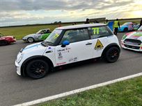 r50-mini-challenge-trophy-car