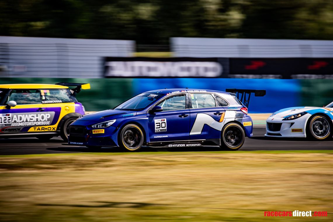 2x-hyundai-i30-n-tcr