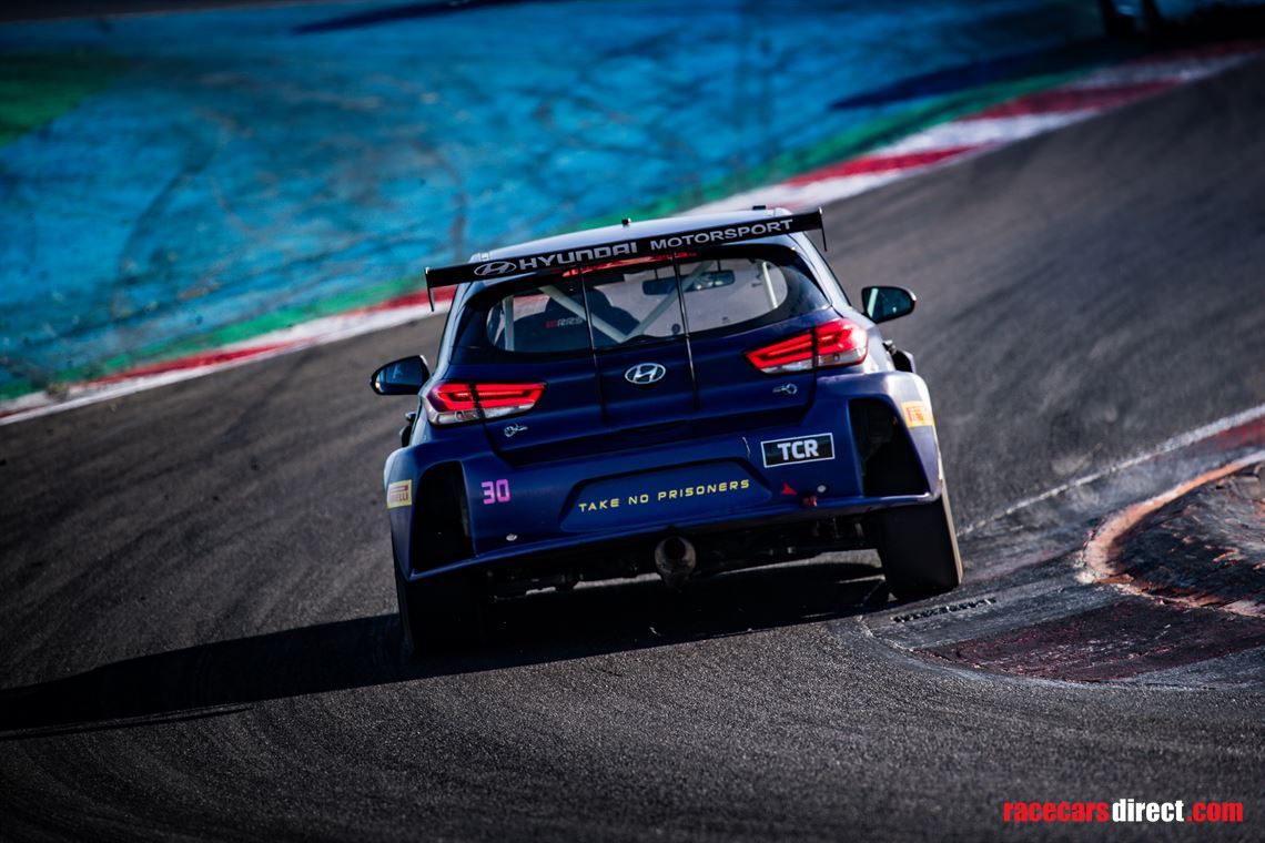 2x-hyundai-i30-n-tcr