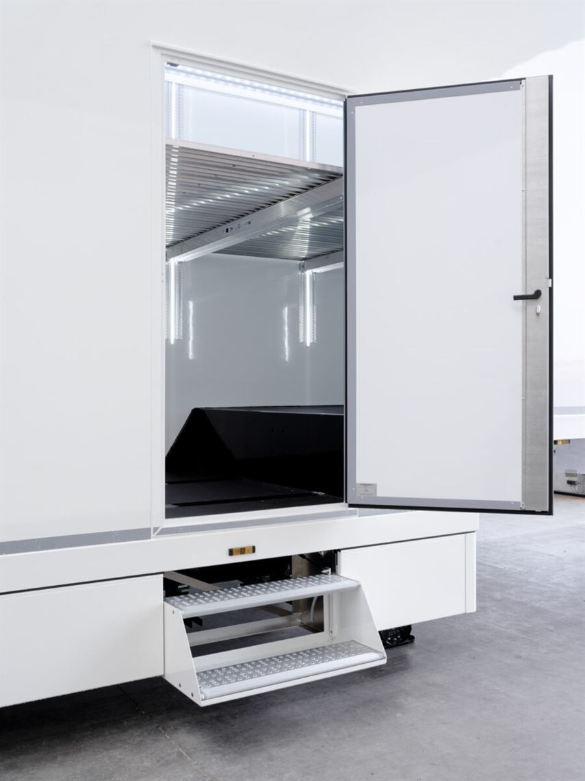 line-up-cargo-edition-race-trailer