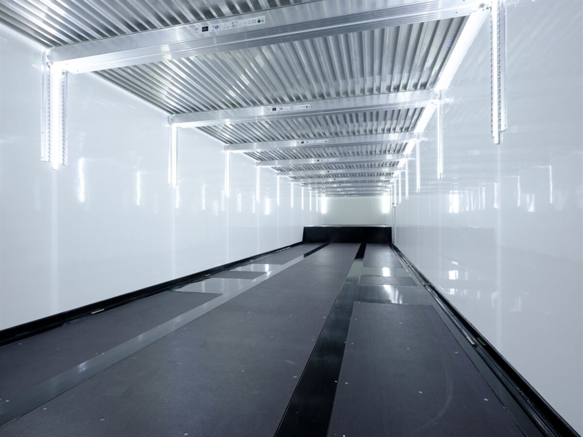 line-up-cargo-edition-race-trailer