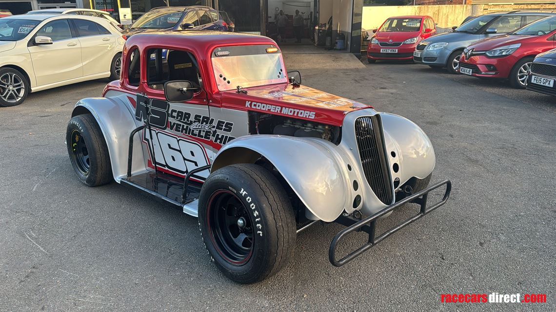 oval-track-legend-championship-winning-car