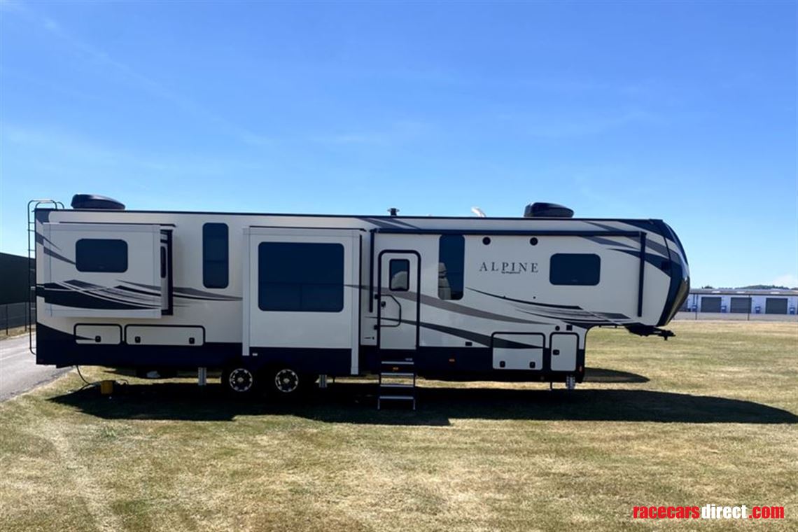 Racecarsdirect.com - **2019 KEYSTONE ALPINE 3851RD**