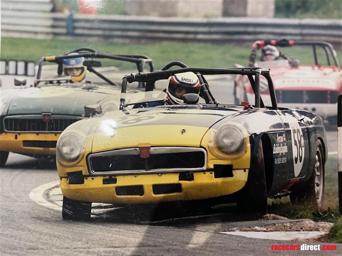 mgb-roadster-race-car-1973-championship-winne