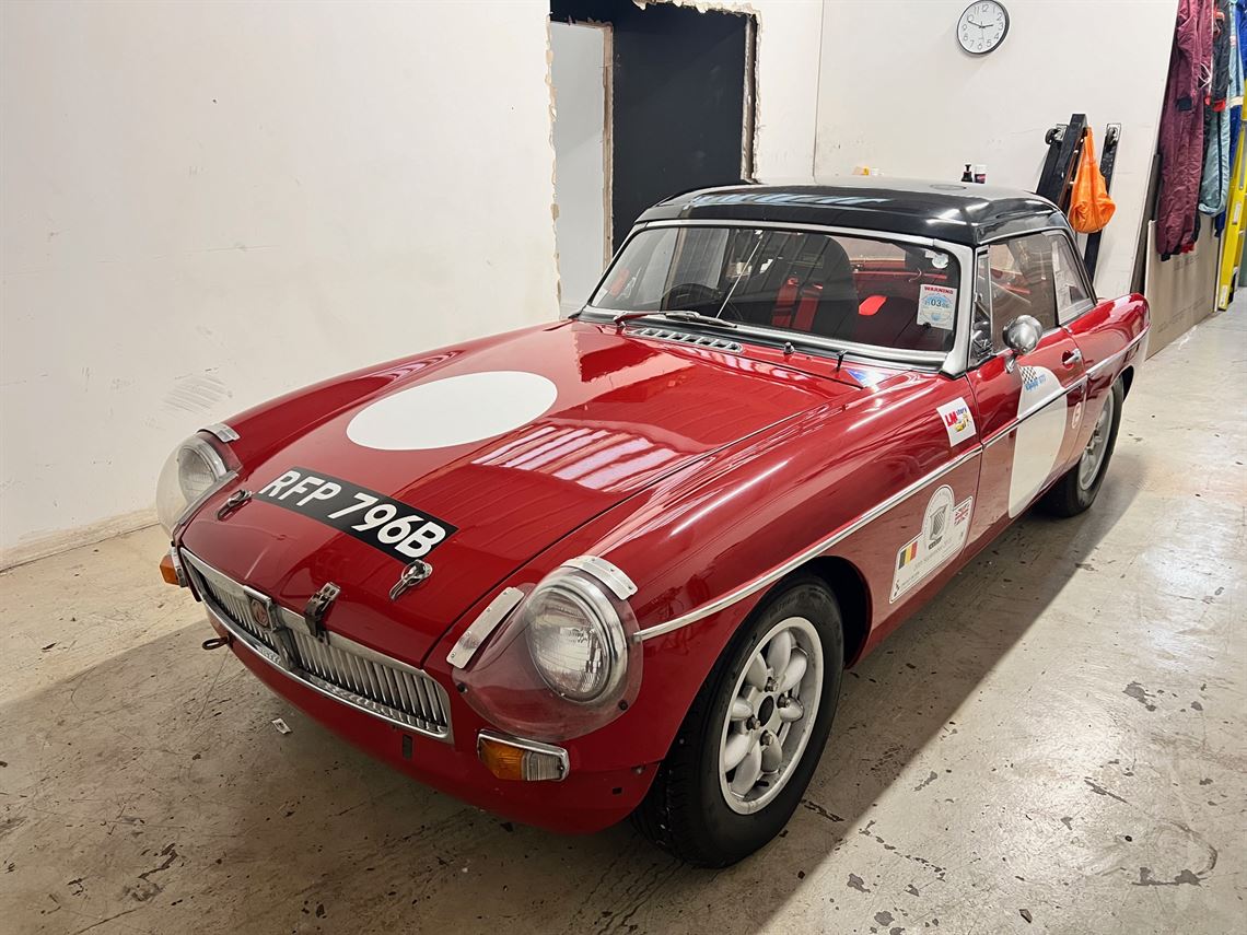 Racecarsdirect.com - 1964 MGB - Built to FIA Appendix K.