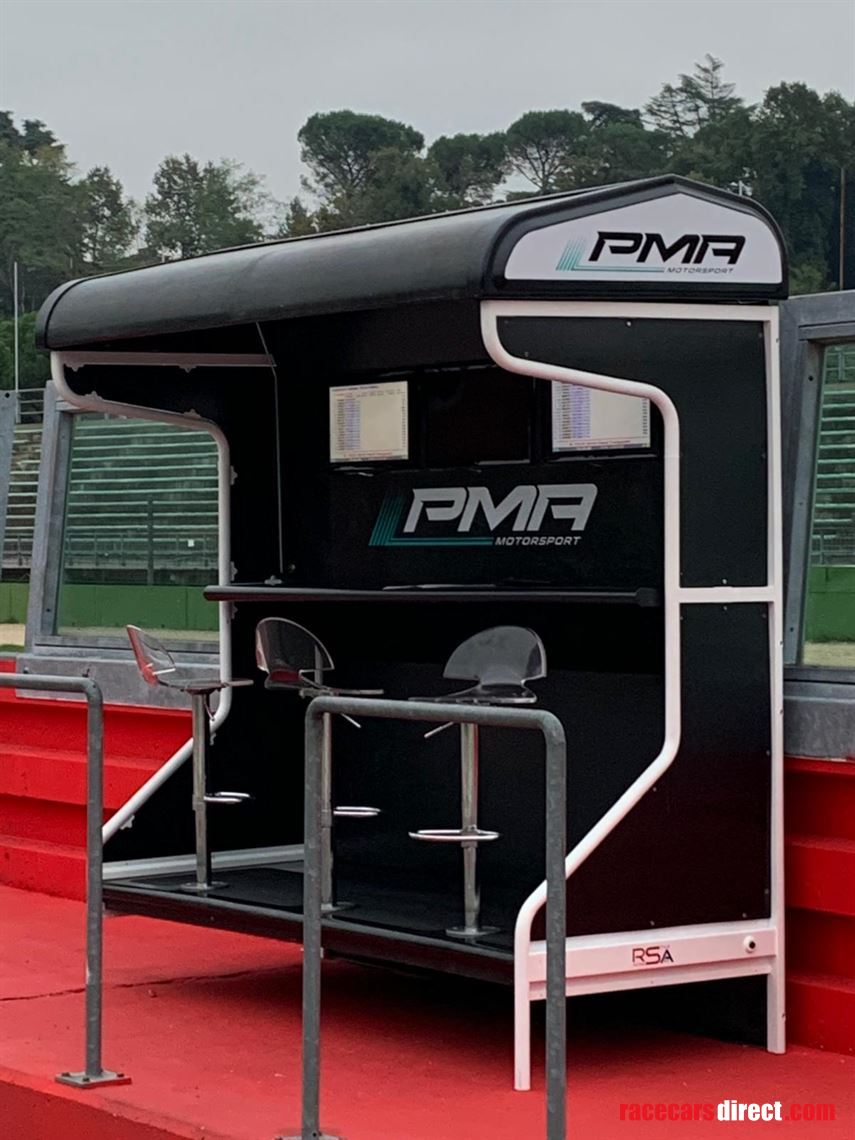 pit-stand-for-pitwall