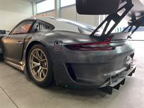 porsche-9912-gt3r-2019-with-huge-spare-parts