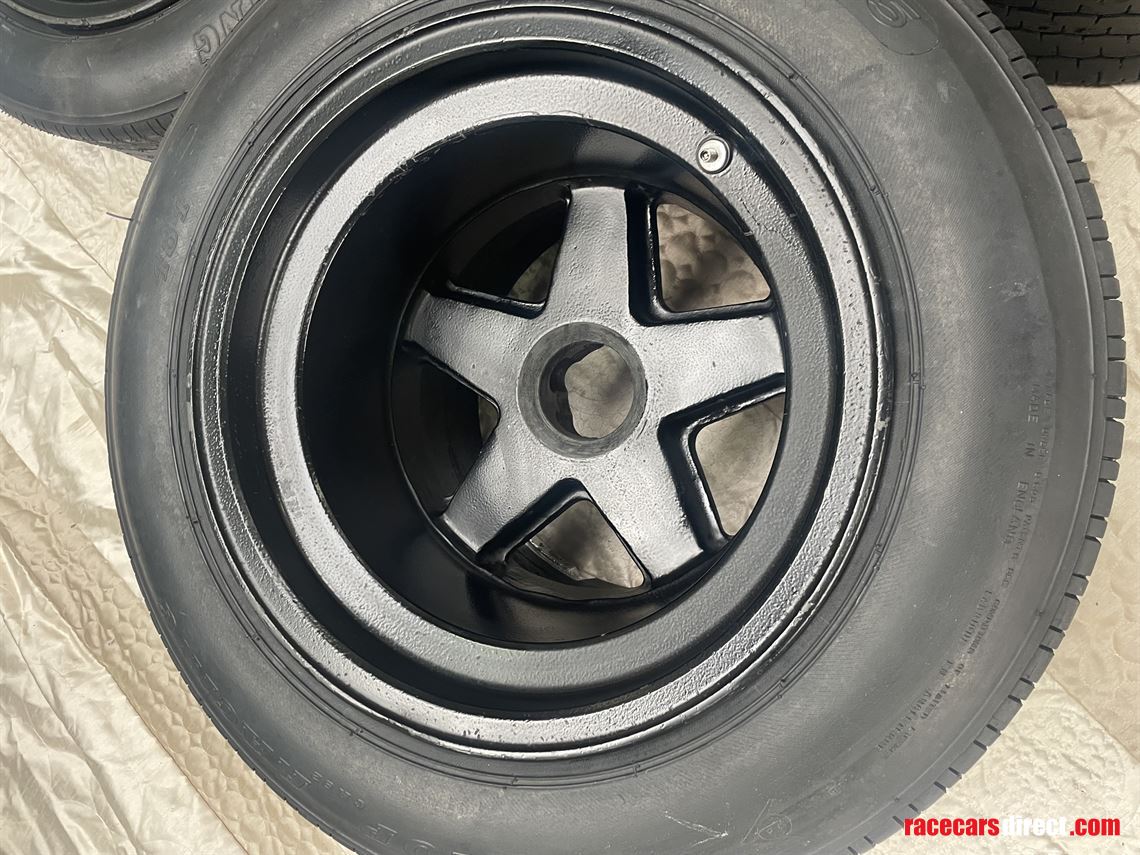 porsche-rsr-original-magnesium-wheels