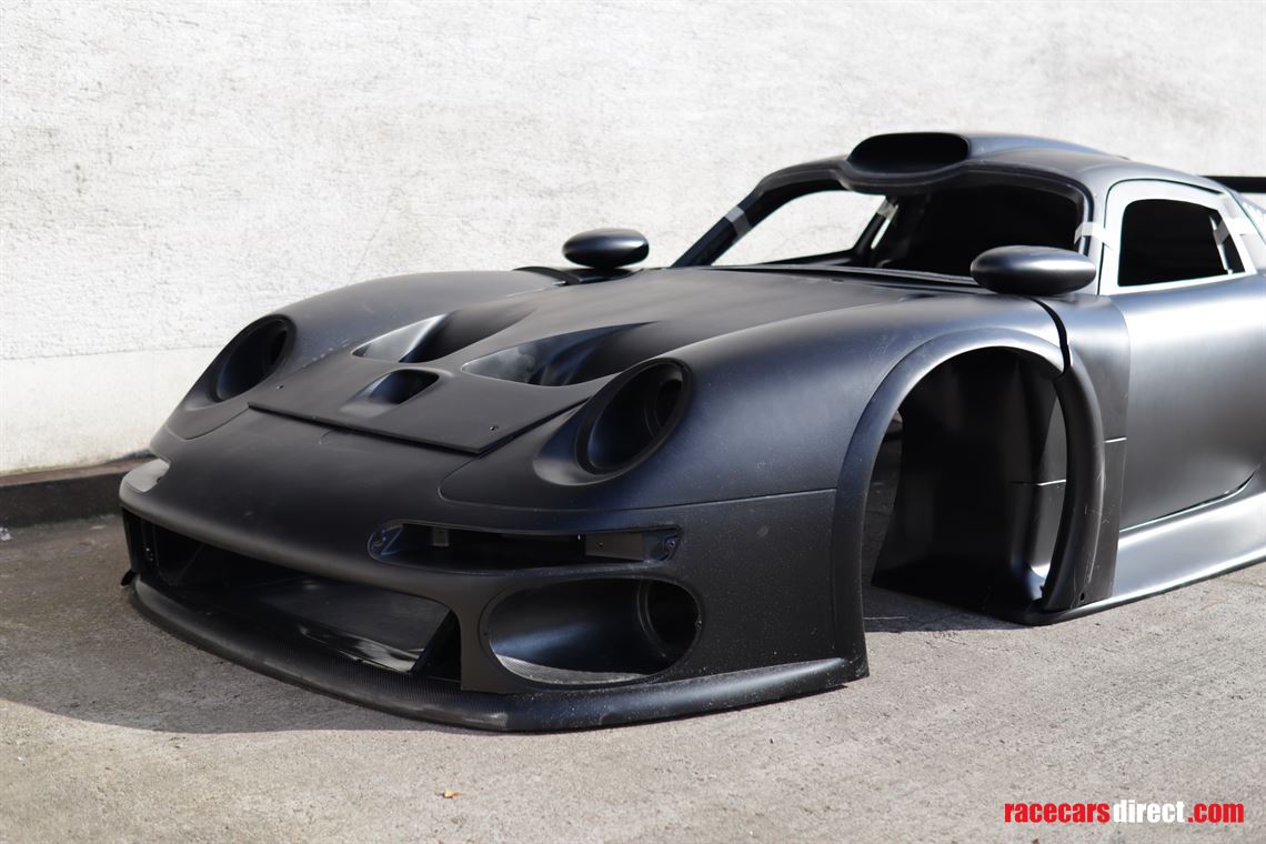 porsche-911-gt1-body-parts-carbon-fiber