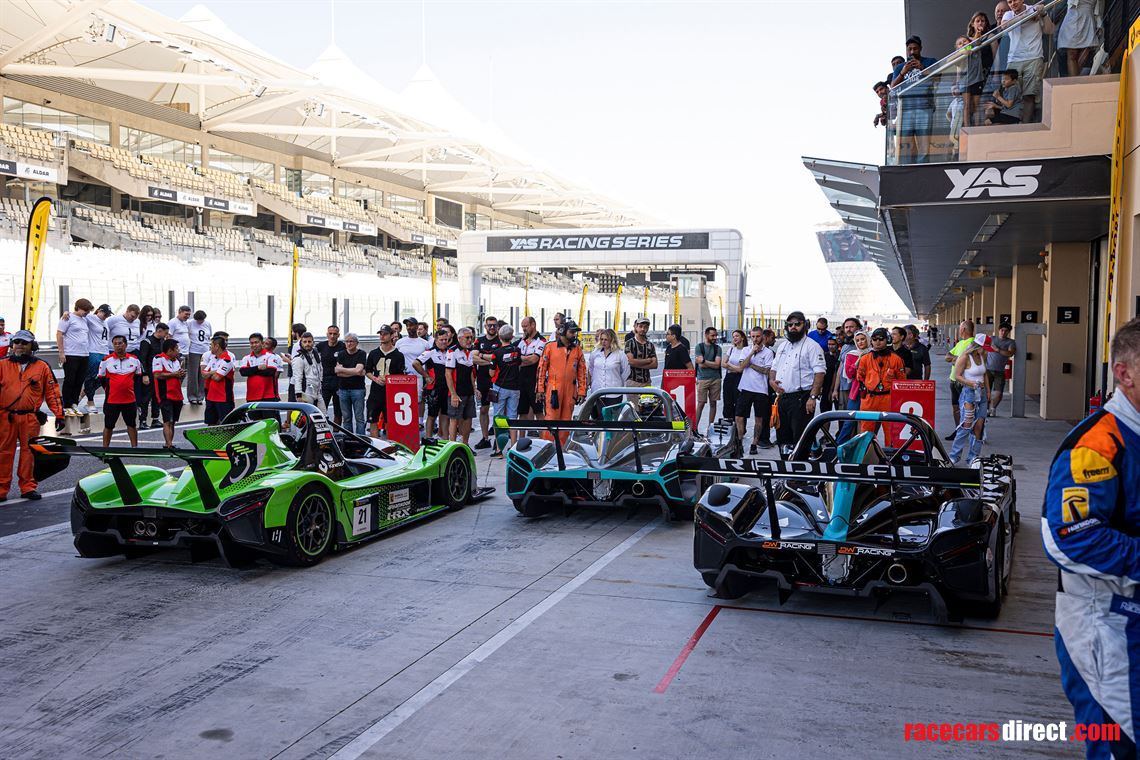 race-a-radical-sr3-xxr-in-the-uae-this-winter