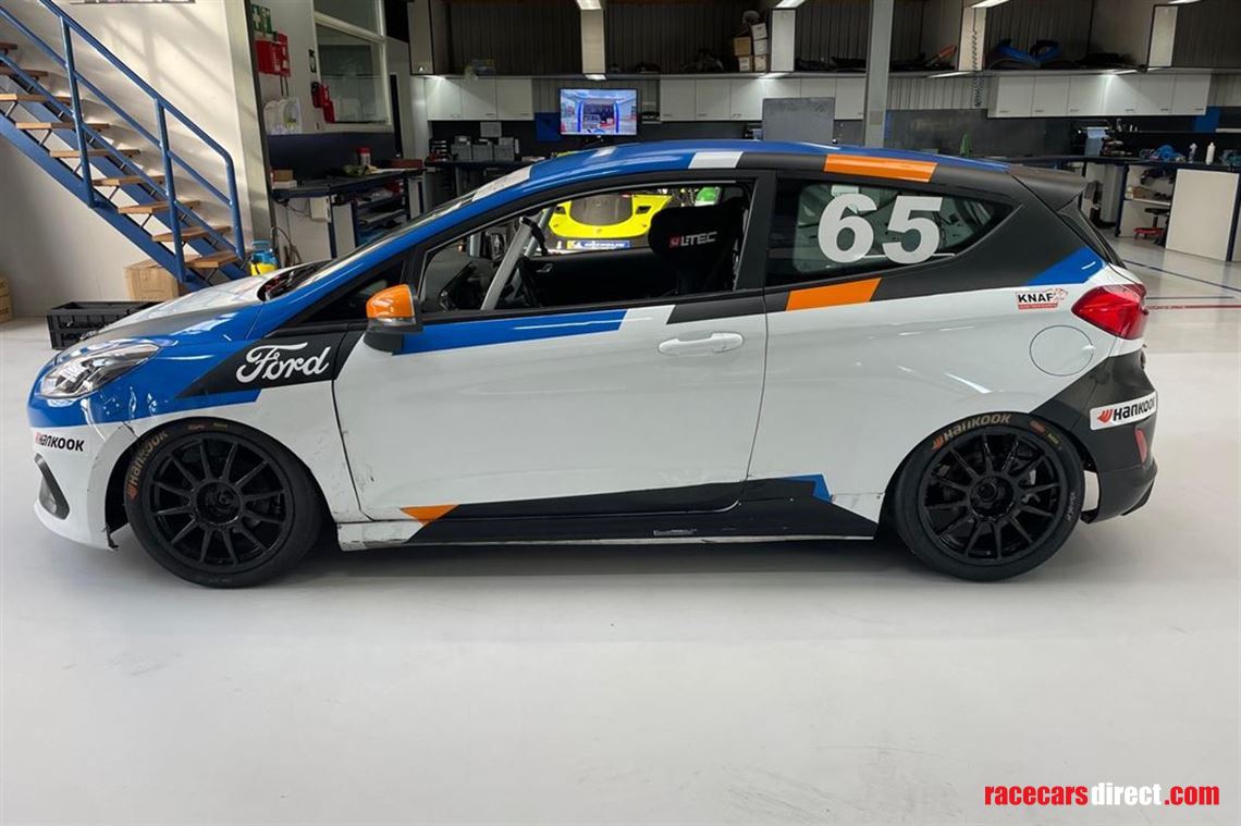 3-ford-fiesta-sprint-cup-car