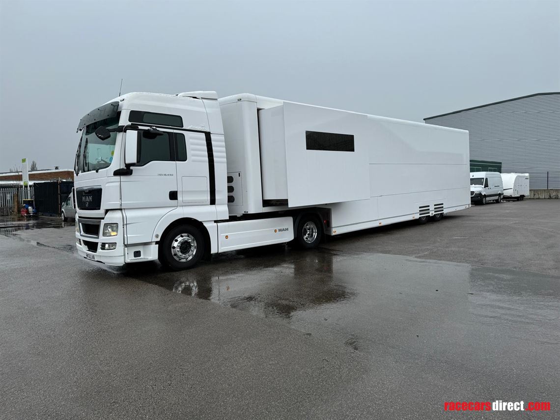 tractor-unit-and-race-trailer-stegmaier-awnin