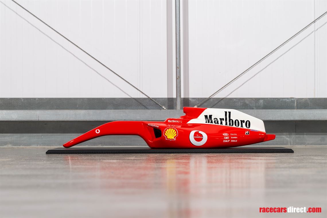 michael-schumacher-ferrari-f2002-f1-sculpture