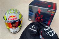 max-verstappen-hand-signed-12-scale-las-vegas