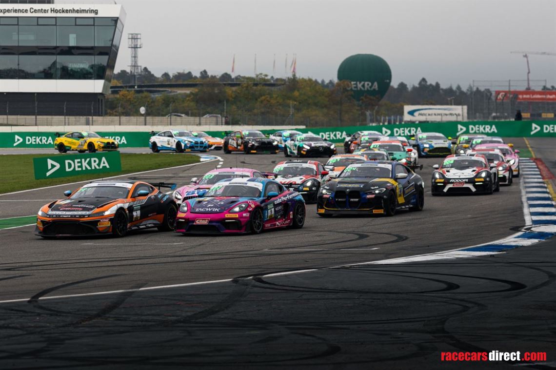 porsche-718-gt4-rs-clubsport-sro-race-car