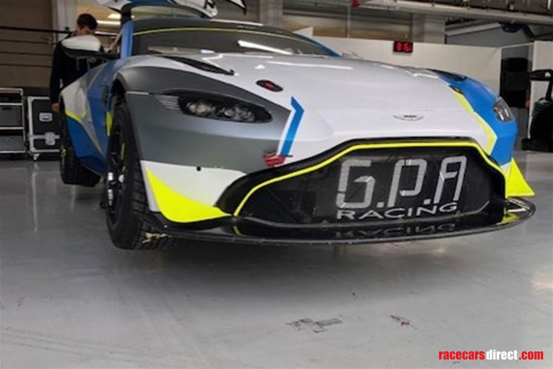 aston-martin-vantage-gt4