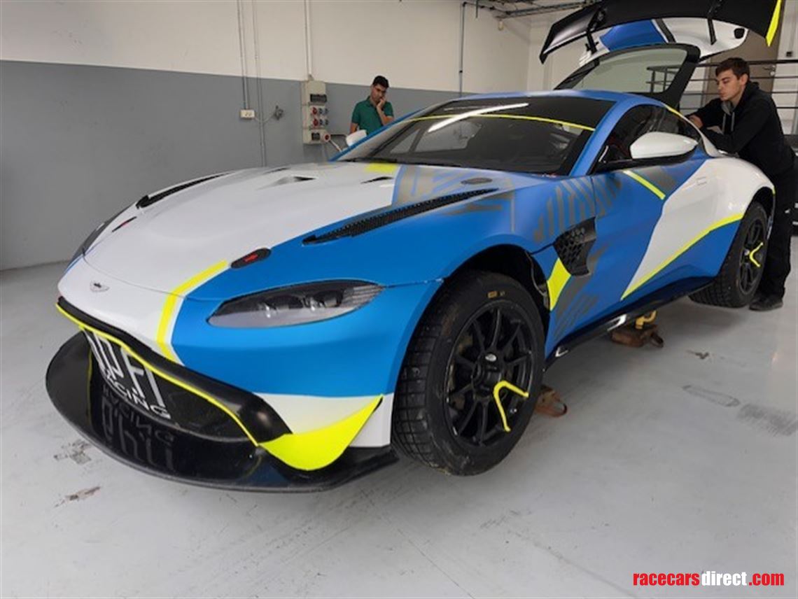 aston-martin-vantage-gt4