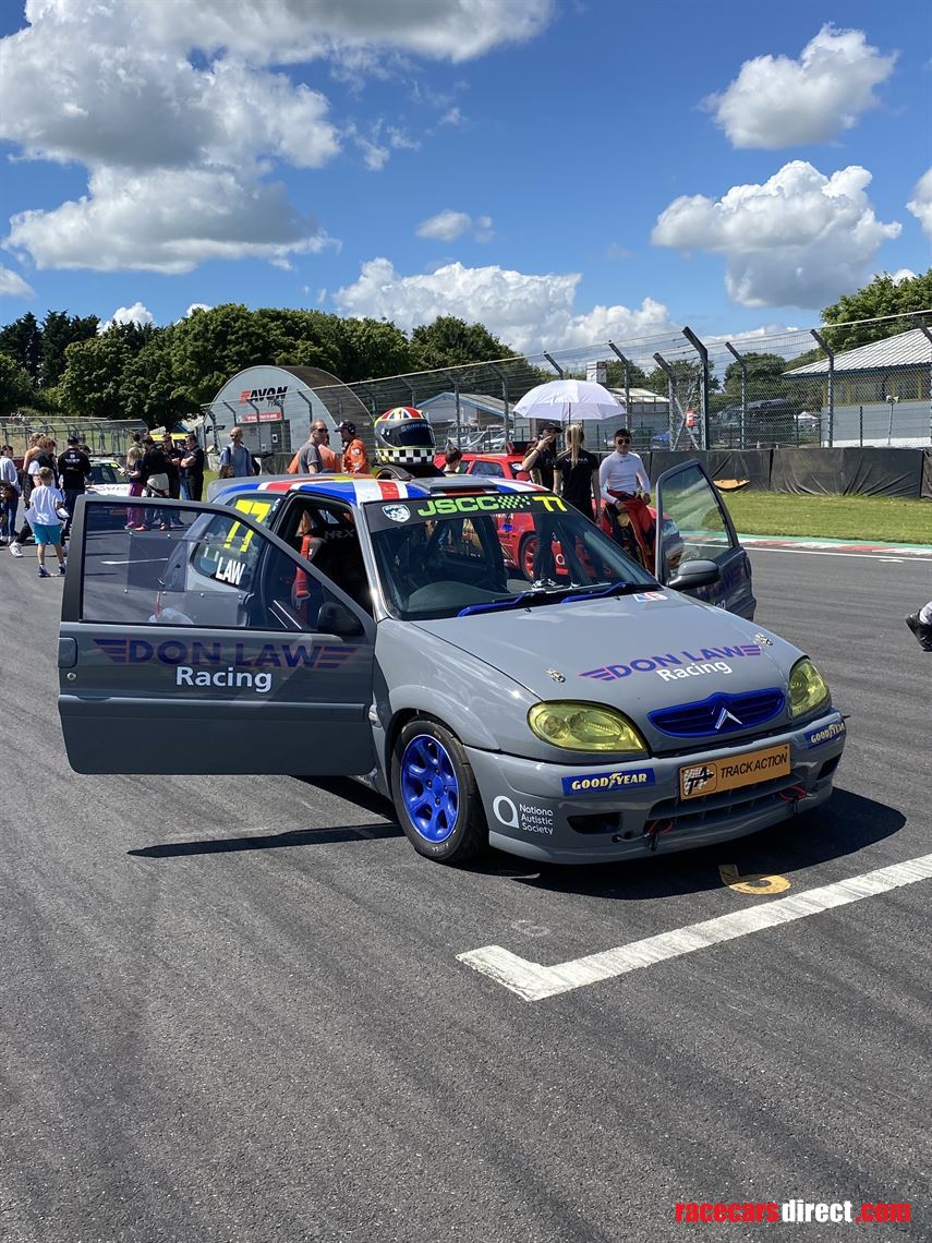 citroen-saxo-junior-saloon-car