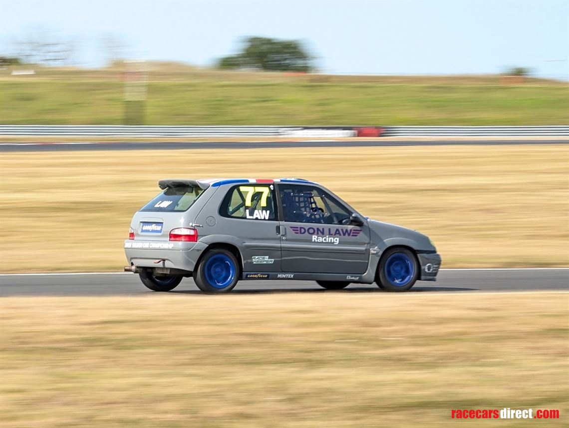 citroen-saxo-junior-saloon-car