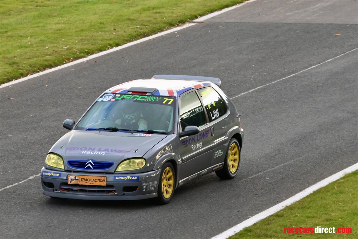 citroen-saxo-junior-saloon-car