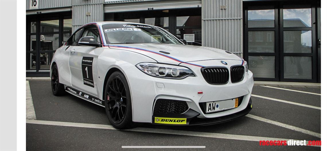 bmw-m240i-racing