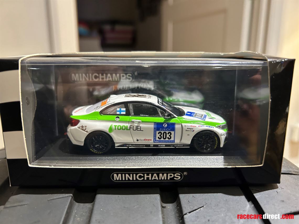 bmw-m240i-racing