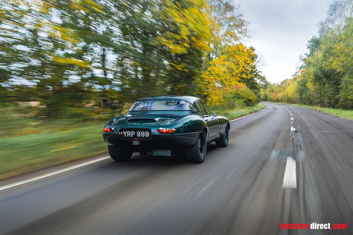 jaguar-e-type-semi-lightweight-1961