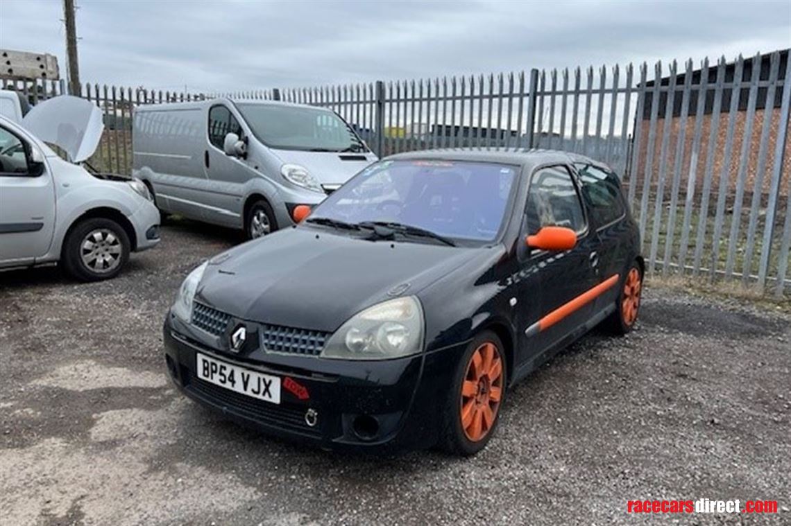 Racecarsdirect.com - Clio 182 Racecar