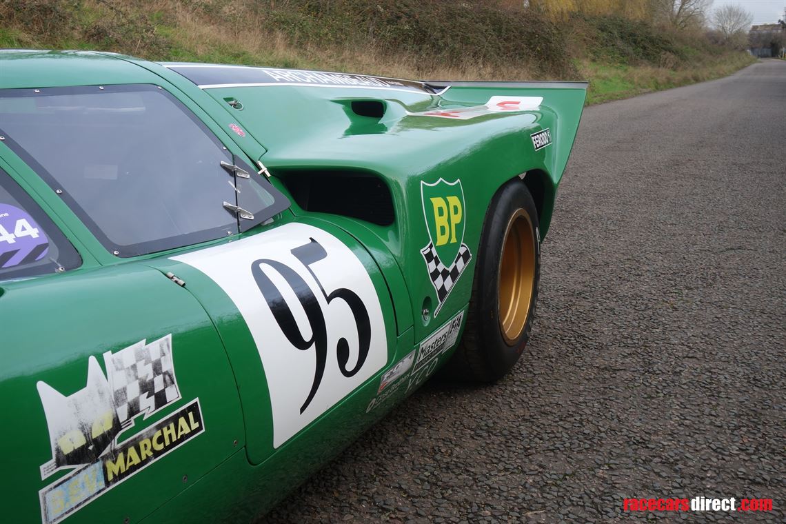 lola-t70-mk3b