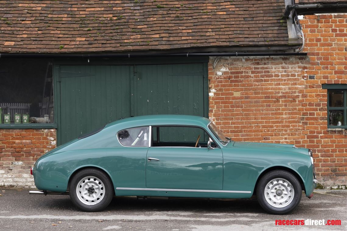 1953-lancia-aurelia-b20-gt-fia-race-car-road