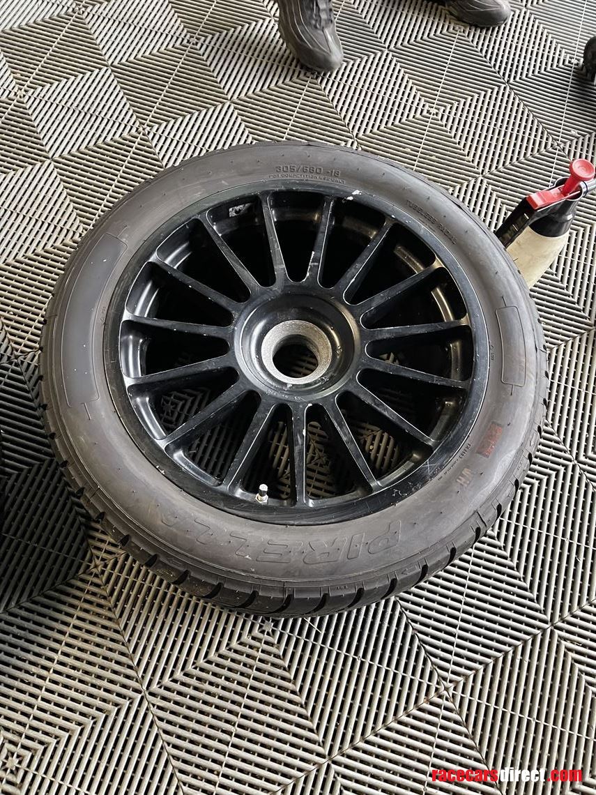 mclaren-gt4-wheels