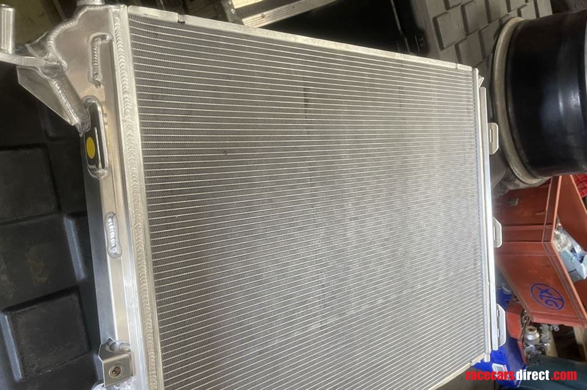 aston-martin-gt4-radiator