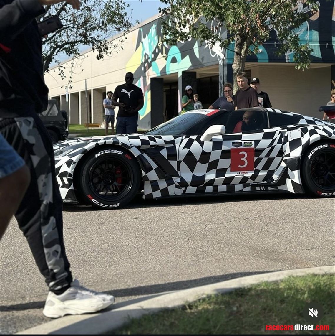 14-chevrolet-corvette-c7r-widebody-gt3-homage