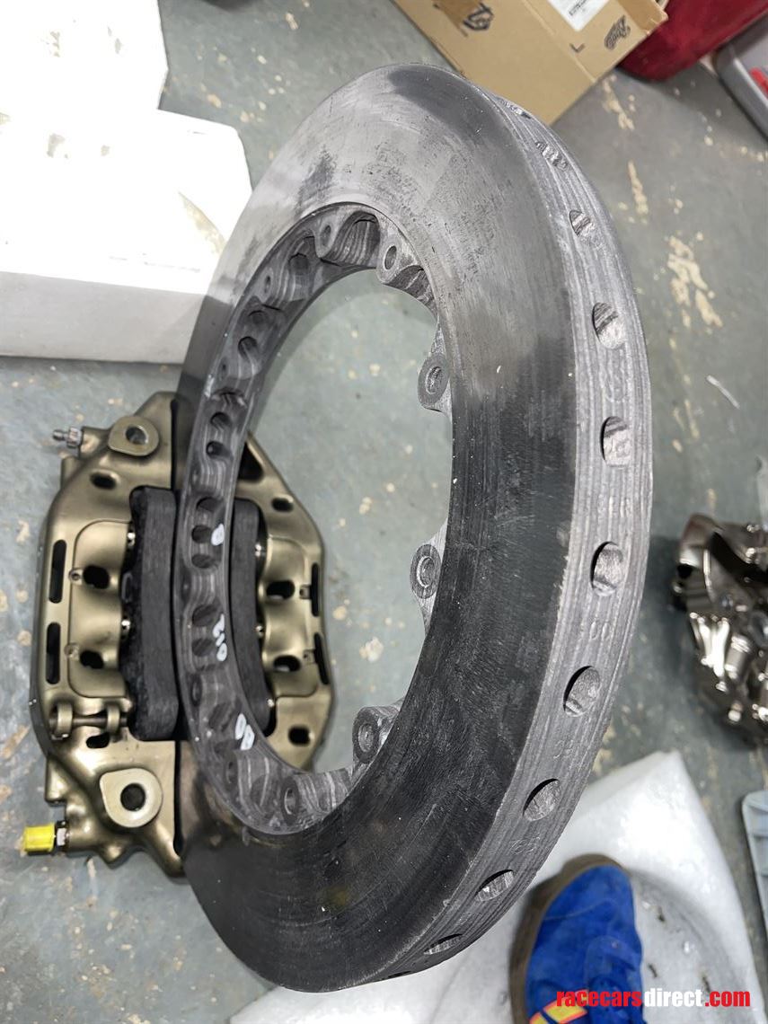 brembo-carbon-carbon-discs-pads-calipers