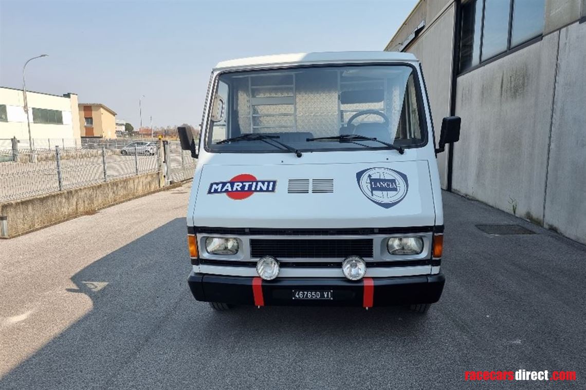 fiat-242-service-van-martini-racing