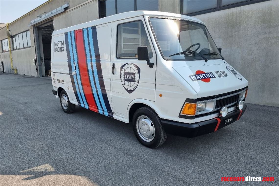 fiat-242-service-van-martini-racing