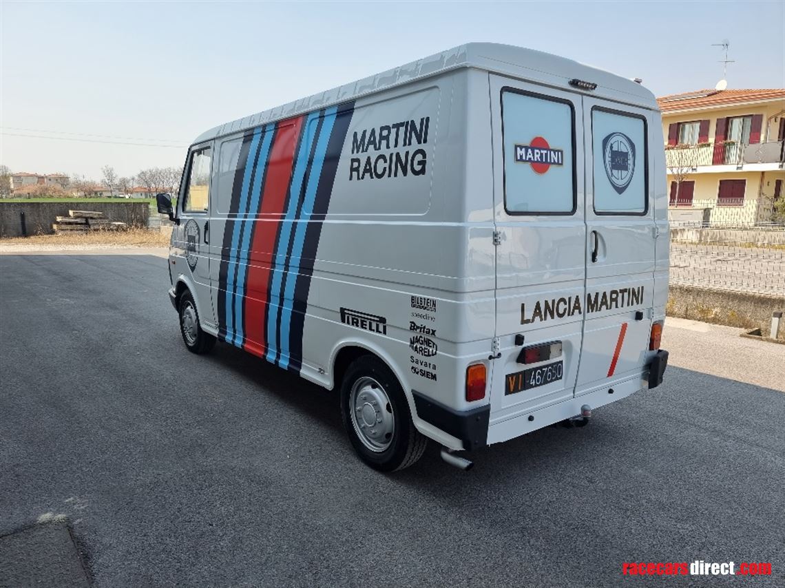 fiat-242-service-van-martini-racing