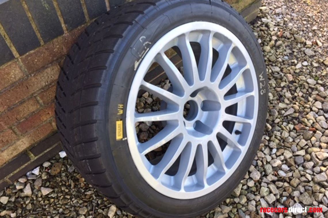 Racecarsdirect.com - Aston Martin Vantage GT4 Wheels