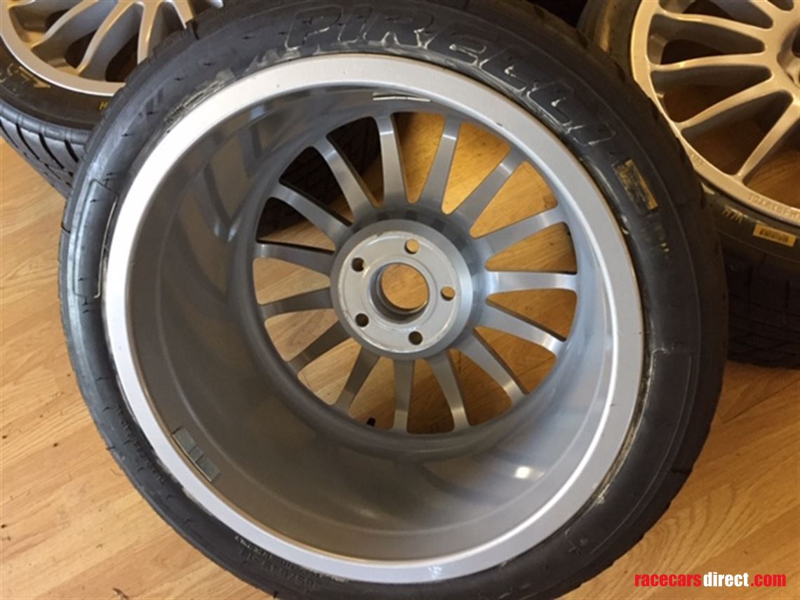 Racecarsdirect.com - Aston Martin Vantage GT4 Wheels