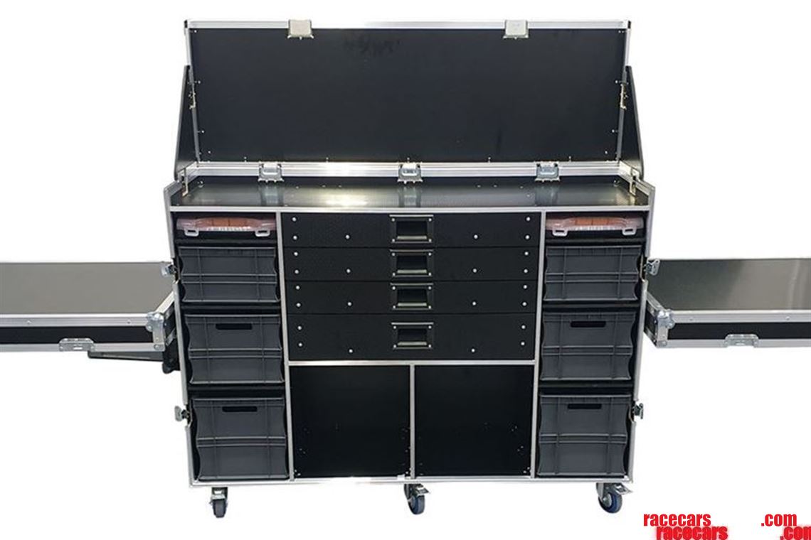 toolbox-flight-case-with-euro-containers-and