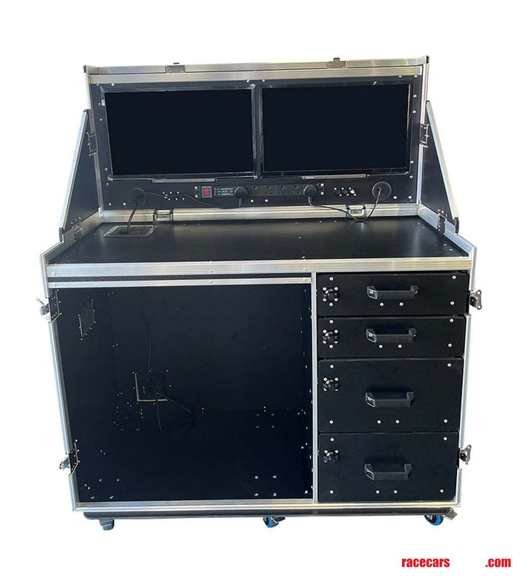 data-case-with-2-x-24-monitors