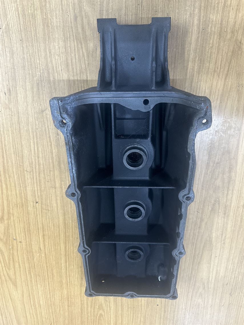 nissan-v6-engine-top-cover