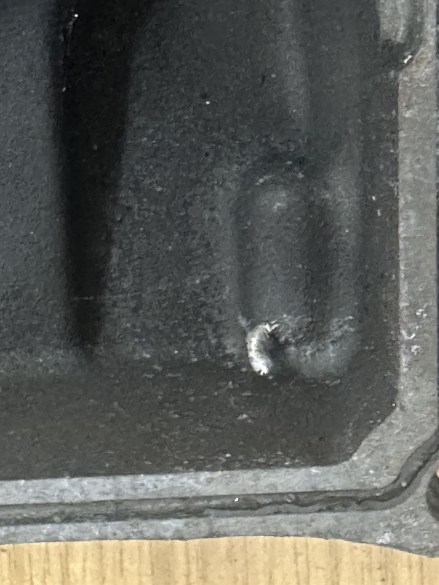 nissan-v6-engine-top-cover